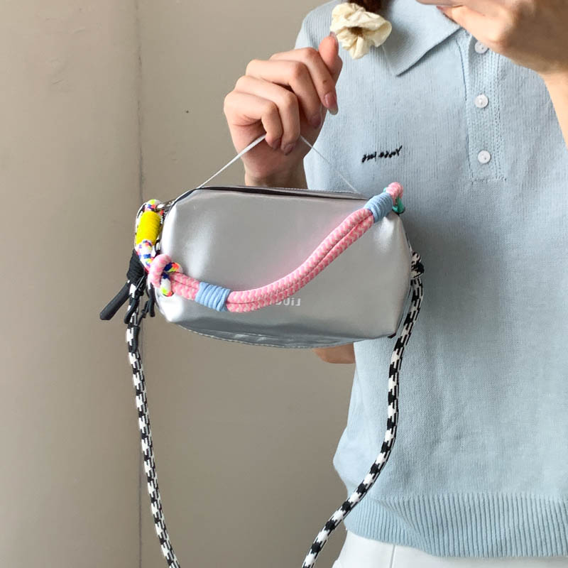银色小包包女2025新款潮时尚