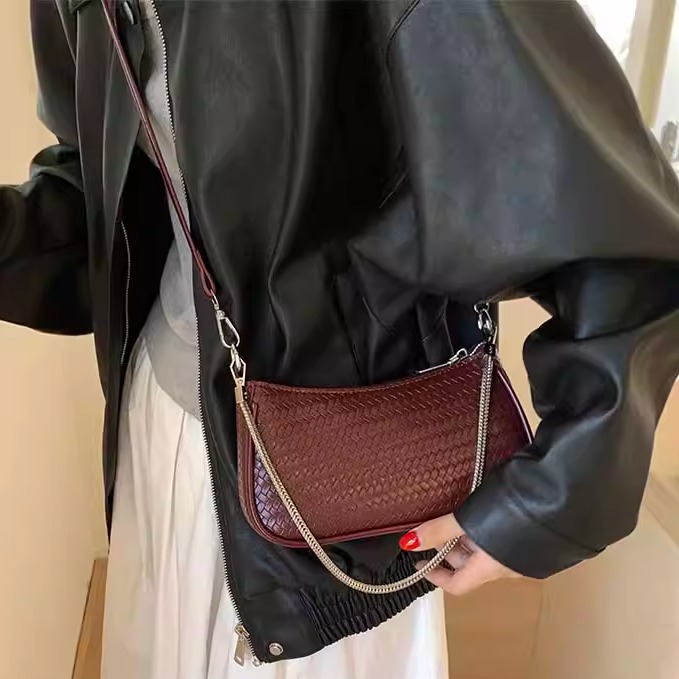 小众编织腋下包包女2025秋冬新款复古链条手机包高级质感小方包潮
