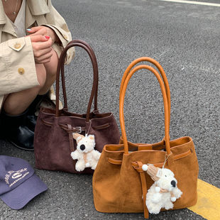 复古麂皮绒腋下包包女2025新款潮时尚休闲通勤托特包大容量单肩包