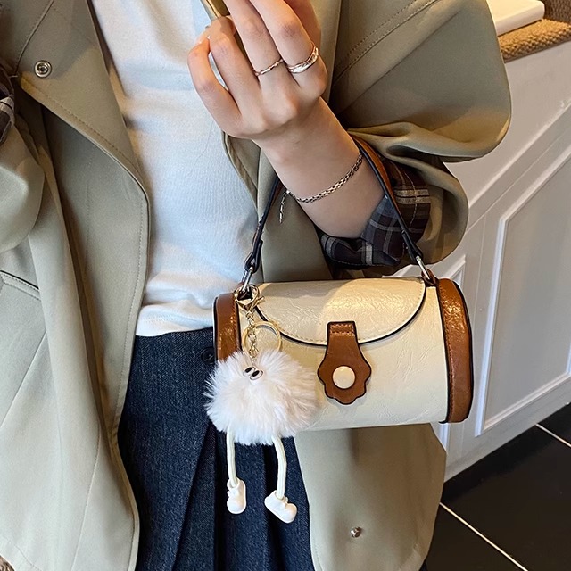 新款包包女2025年爆款水桶包