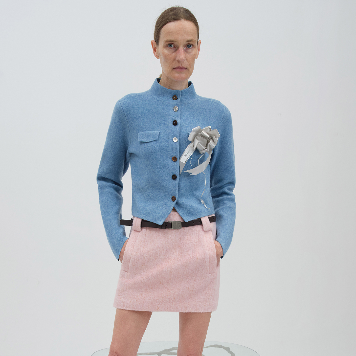 NMORE设计师品牌 25冬季新款 栗壳褐立领装饰扣针织开衫