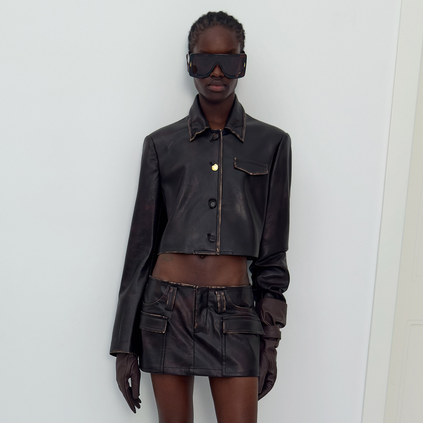 NMORE设计师品牌 25秋季新款 黑巧咖擦色PU短上衣