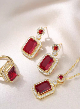 十里红妆红色项链套装结婚配饰中