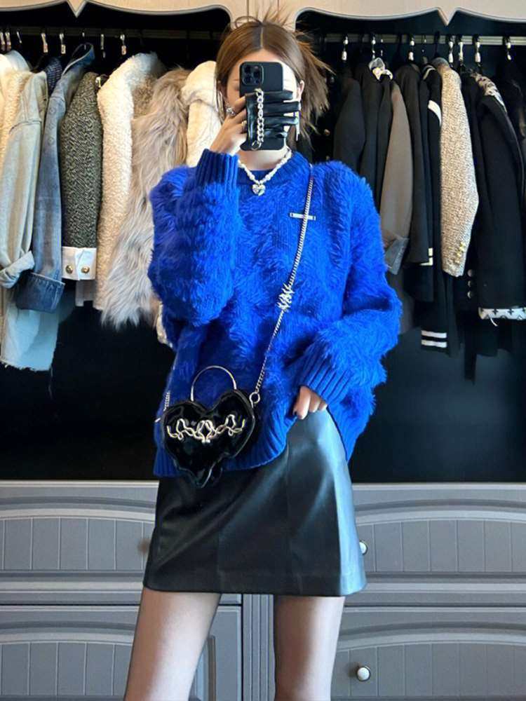 2023秋冬新款女装慵懒高级感超好看软糯设计感小众蓝色毛绒毛衣女