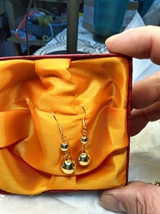 广东省汕尾市海丰县梅陇镇莫明孙饰品商行。4号