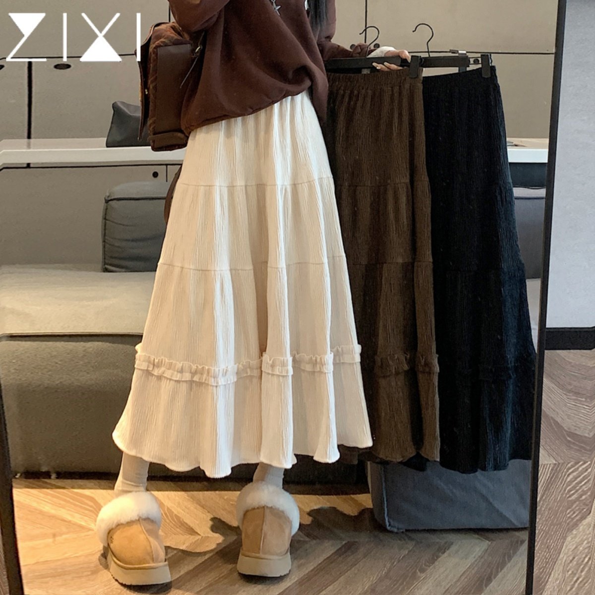 米白色半身裙伞裙女2025新款秋冬丝绒半裙杏色裙子垂感a字蛋糕裙