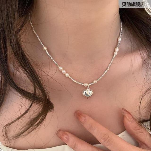 甜美小冷骨淡风设碎银几两爱心项链女众计感淡水珍珠锁链法式颈链