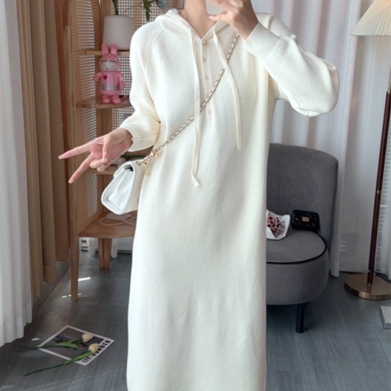 配大衣长裙子宽松显瘦连帽针织连衣裙女长款早秋冬内搭打底毛衣裙