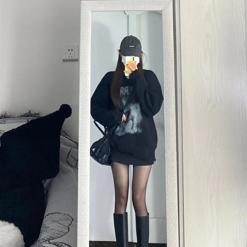 春秋可盐可甜酷女孩穿搭洋气炸街时尚港味复古卫衣短裙两件套装女