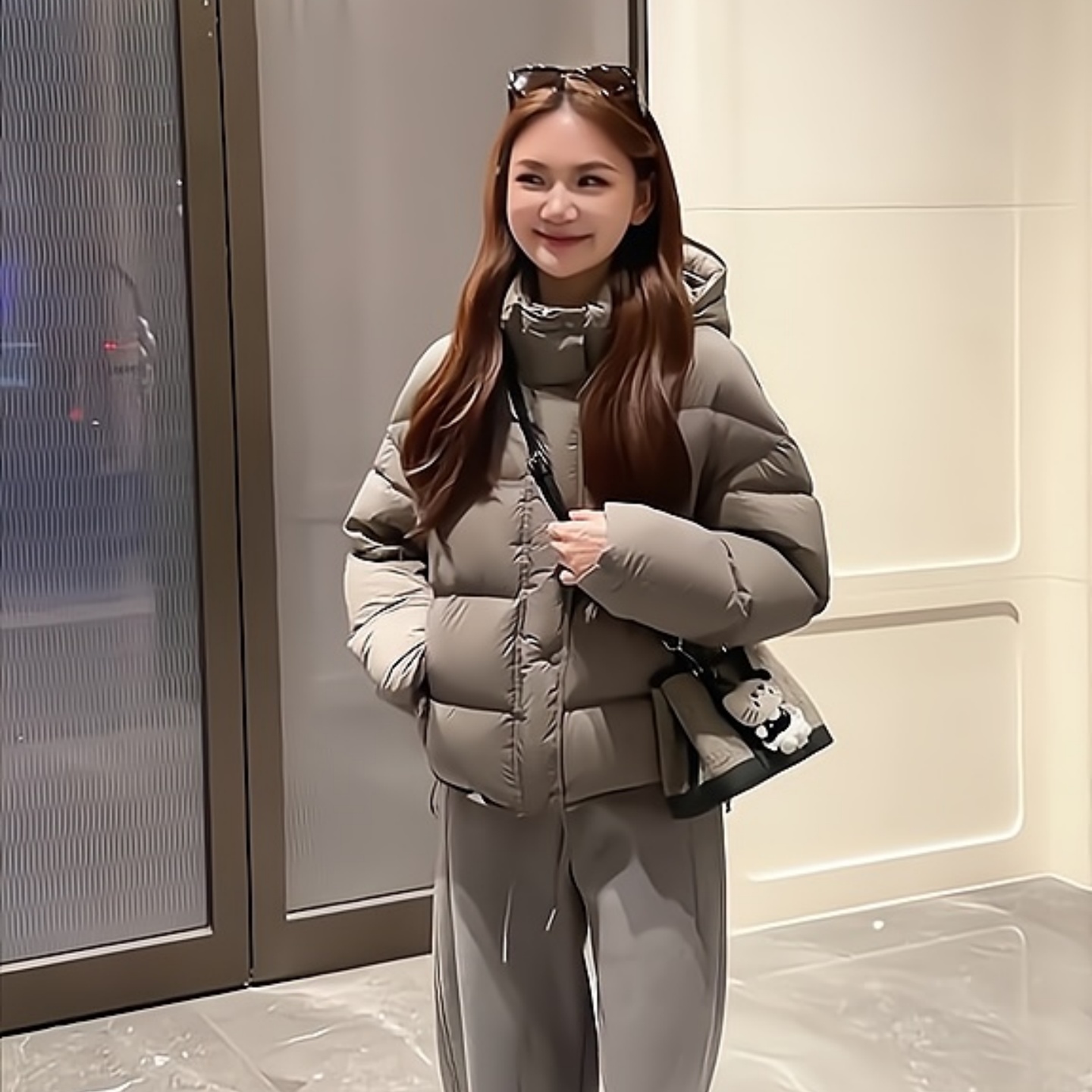 2025冬季新款连帽短款羽绒服