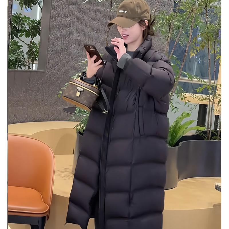 黑色长款女士羽绒服泡芙白鸭绒