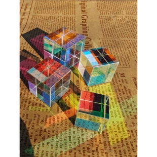 太阳捕手晶体光之立方体棱光镜阳光扑手卧室七彩水晶摆件创意礼物