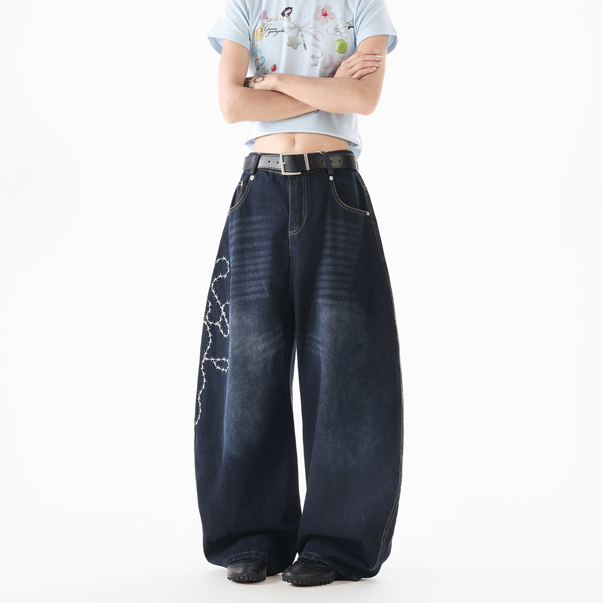 现货A412-DM412-特P48-限88-黑色玫瑰刺绣弯刀牛仔裤,男装牛仔裤,电商A412