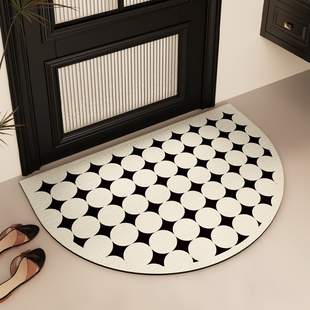 轻奢风半圆形浴室专用地垫高级感硅藻泥吸水速干脚垫厕所防滑地毯