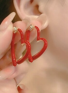 小众设计过年复古红色爱心耳环2023秋冬新款潮新年耳饰女心形耳圈