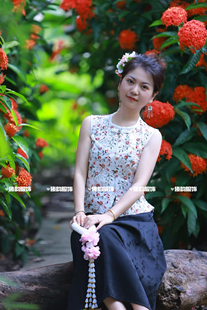 云南傣族服装女上衣刺绣背心民族风舞蹈演出服表演服