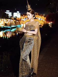 西双版纳服饰泰国传统服装女套装烫金披纱影楼旅拍重工刺绣迎宾服
