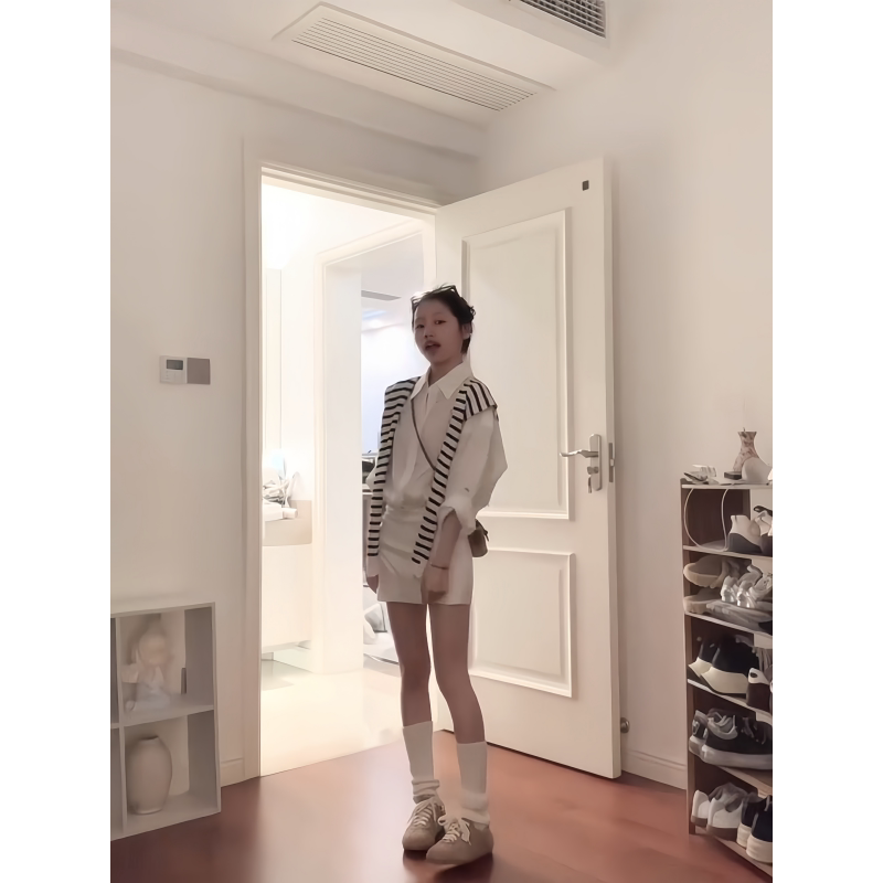 韩系穿搭披肩白色衬衫裙春季设计时尚高级气质连体裙
