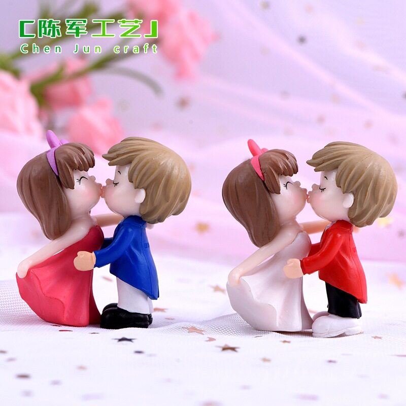 件PVC亲嘴情侣钥匙扣结婚微景观