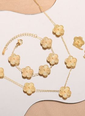 新款时尚钛钢保色五叶草套装小众轻奢五叶爱心幸运草饰品项链手链