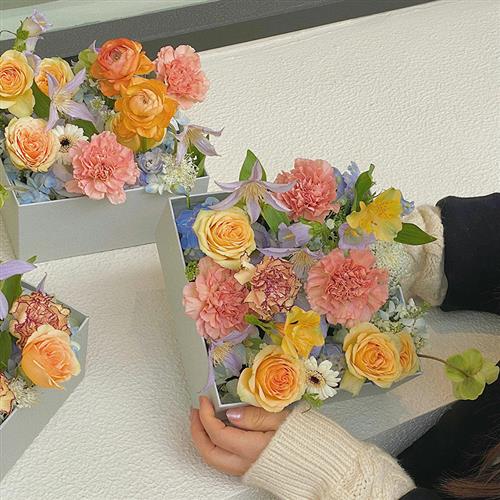 贝影 素色正方形扁款鲜花盒礼品盒插花盒浅色系节日花礼