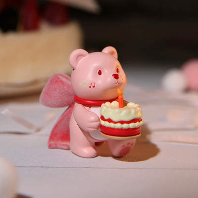 放肆生长潮玩皮皮熊pipi bear红丝绒蛋糕盲盒吊卡