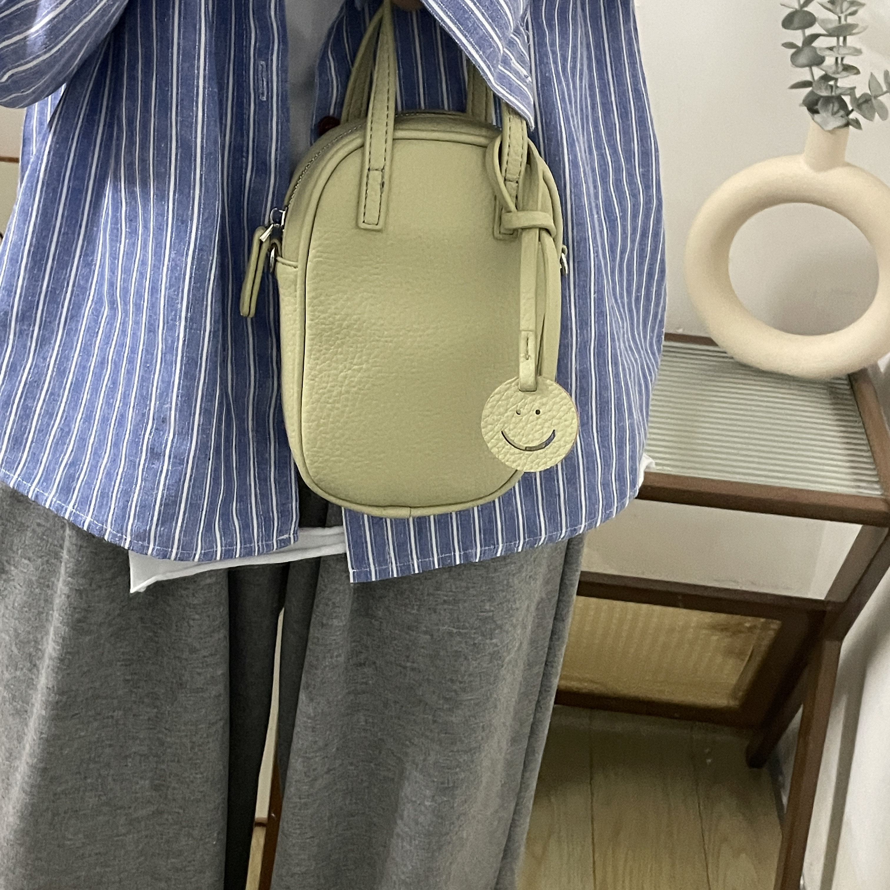 2025新款韩系马卡龙色系手机包简约百搭小巧精致手提单肩斜挎包