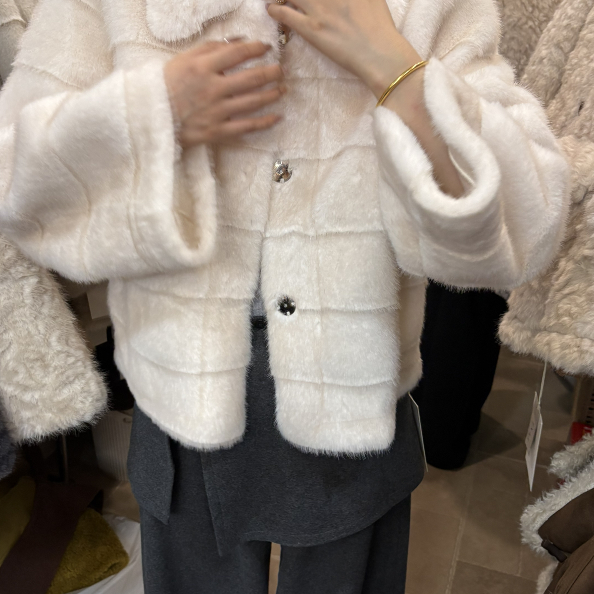 范小姐-冬上新富贵千金风加厚毛毛短外套60015