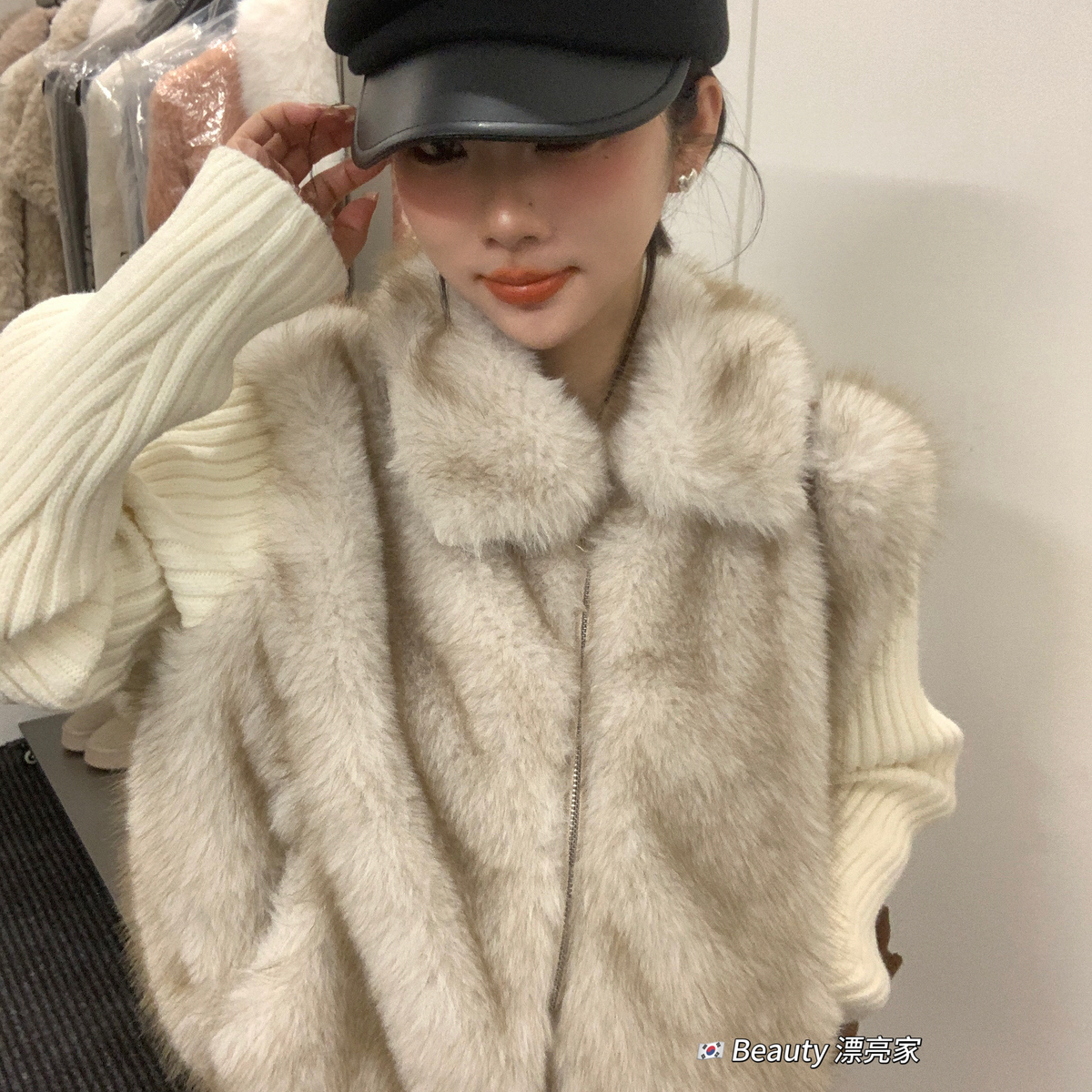 NONO/Beauty-限定～毛茸茸翻领渐变针织拼接假两件加厚短外套0227