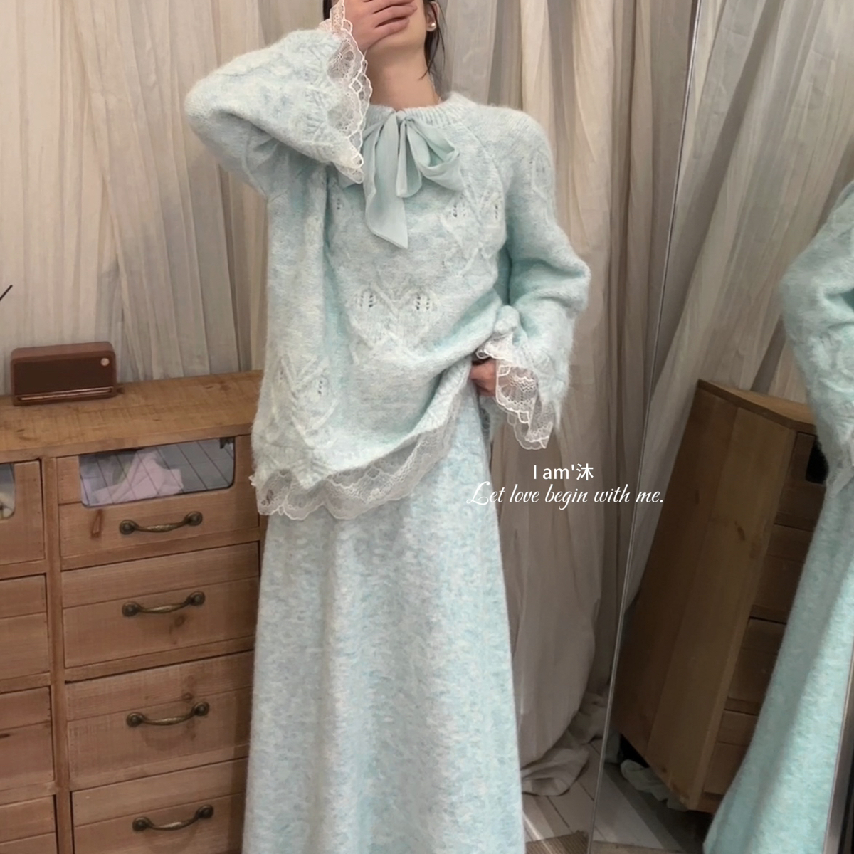 IAM沐-浪漫田野温柔慵懒感大蝴蝶结蕾丝拼接毛衣+半裙套装HHW010