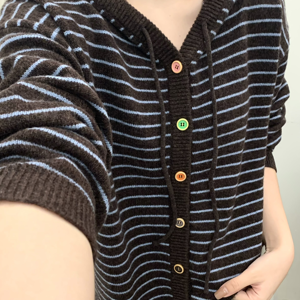 MOMO全毛条纹帽子针织开衫(含100绵羊毛)SH59183