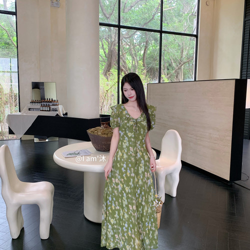 I am沐-浪漫～氧气森林绿色系荷叶边系带收腰短袖长款连衣裙D5053