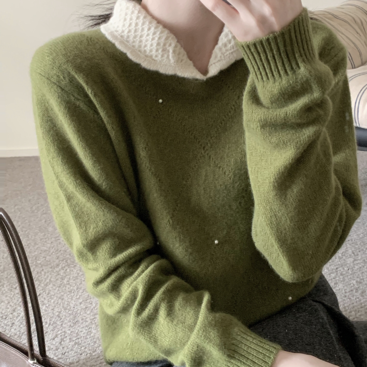 UUTIS牧缇-软糯娃娃领烫钻贝熊绒保暖毛衣（含73.6绵羊毛）SFR039