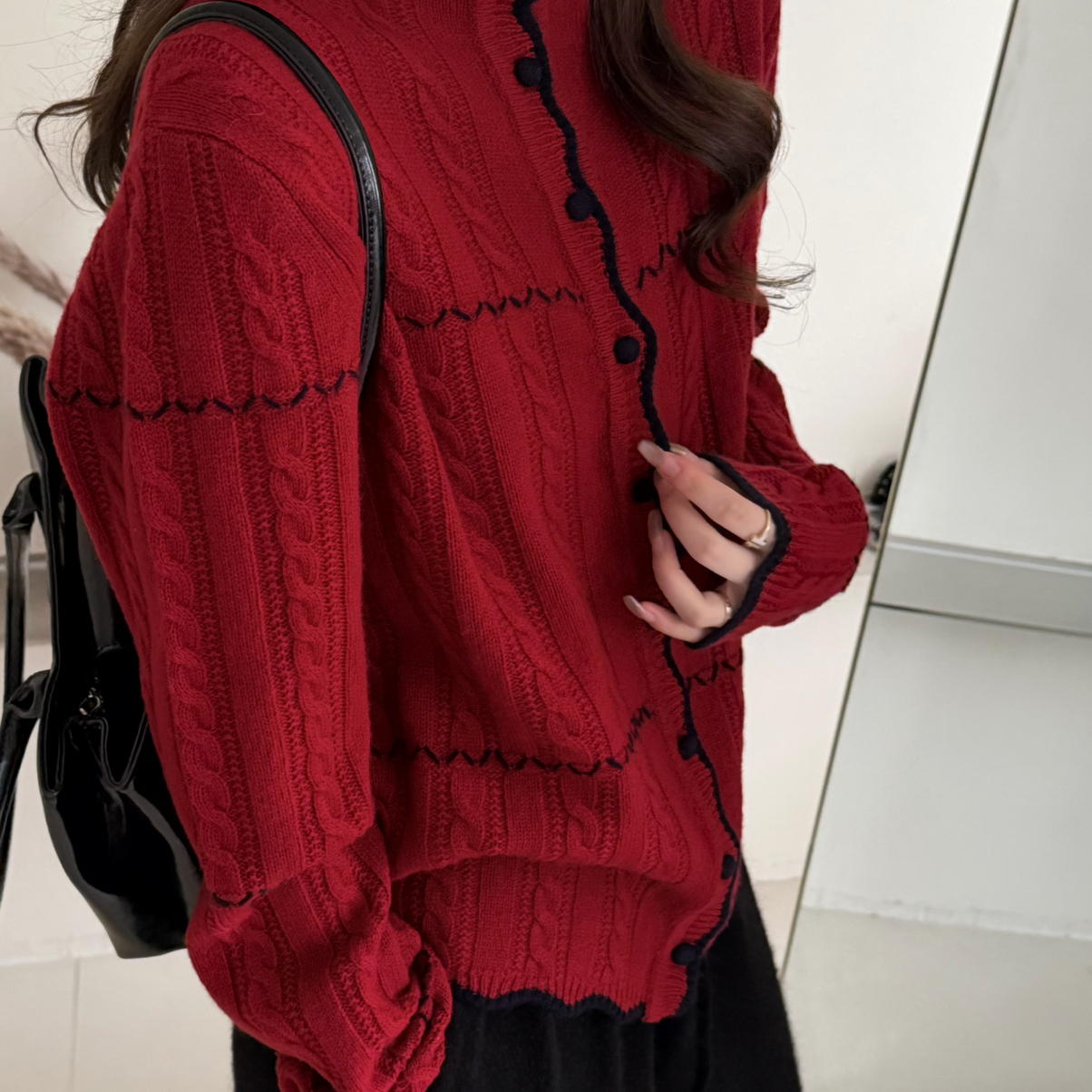 B媞宝-上新波浪纹线条感半高领花边保暖毛衣（含100绵羊毛）86610