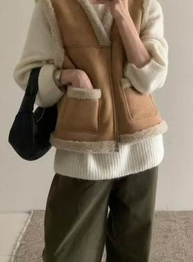 HEY BELLA-镂空花边拼接仿羊羔毛复古慵懒随性宽松百搭马甲E6655