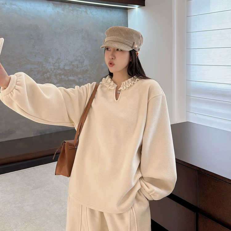 楚-剪刀领木耳边卫衣+软糯米色九分裤套装（含4.0羊毛）YS1-6056
