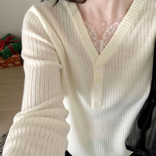 MORROW-～女人味鸡心领蕾丝拼接打底保暖毛衣（含100羊毛）HS5846