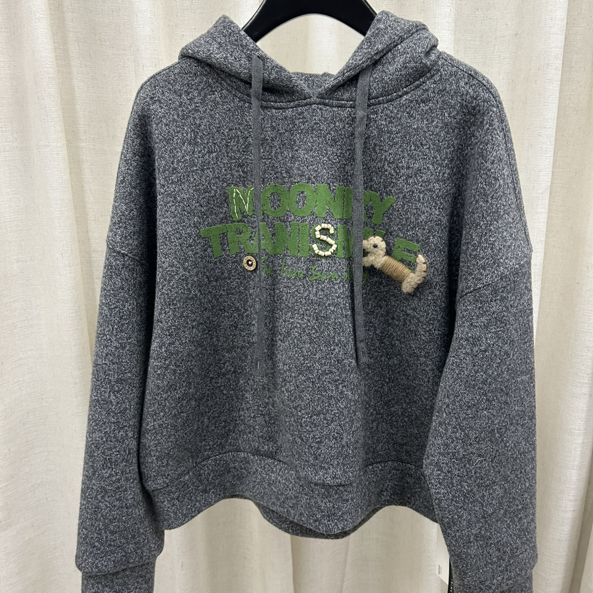 卓娃-字母刺绣钉休闲卫衣(狗狗不可拆)YS3-5358