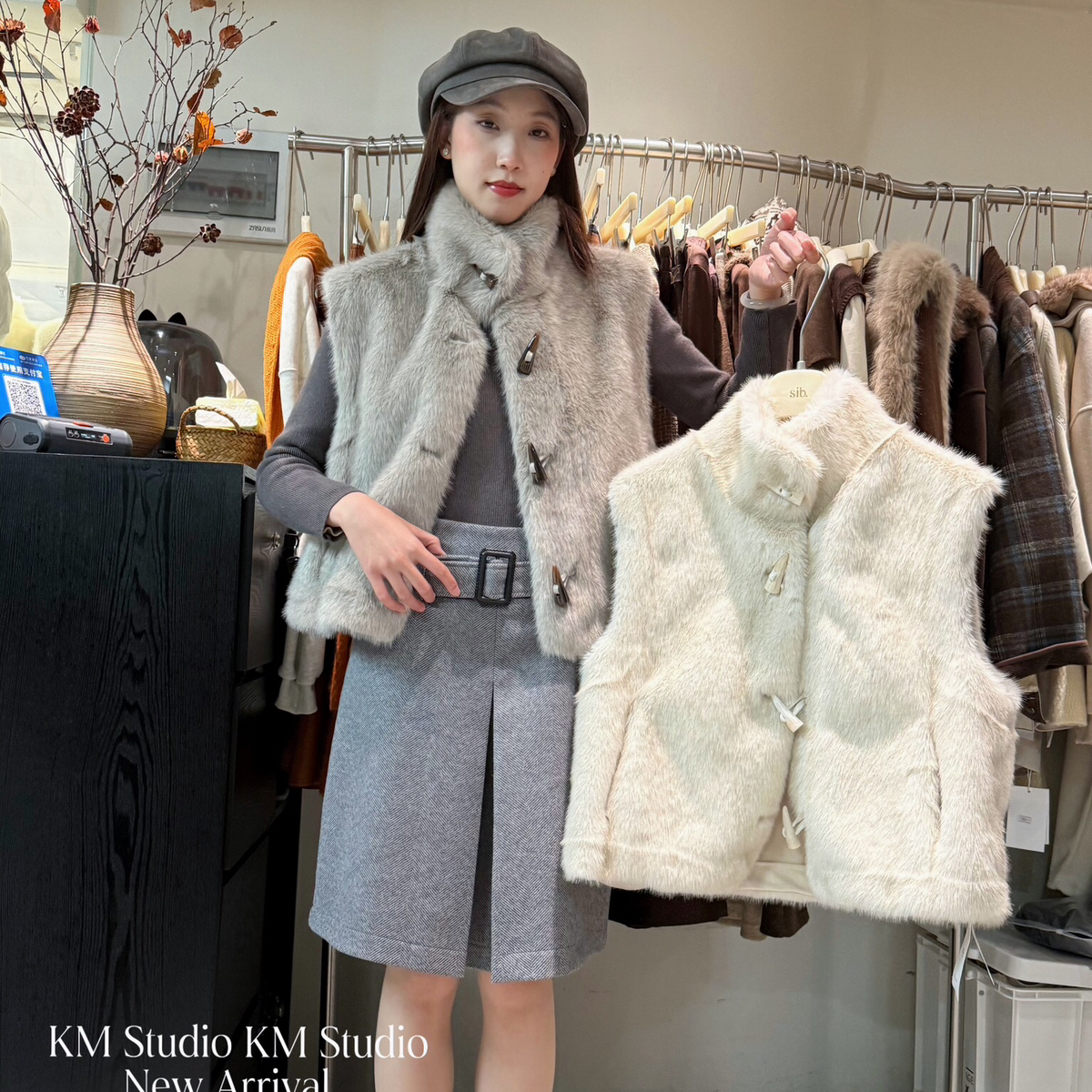 KM-冬上新韩系极简立领牛角扣仿毛环保皮草毛毛马甲M9938
