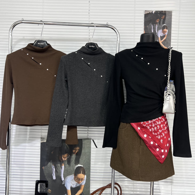 范范FANFAN-冬上新修身钉珠设计感打底衫6625