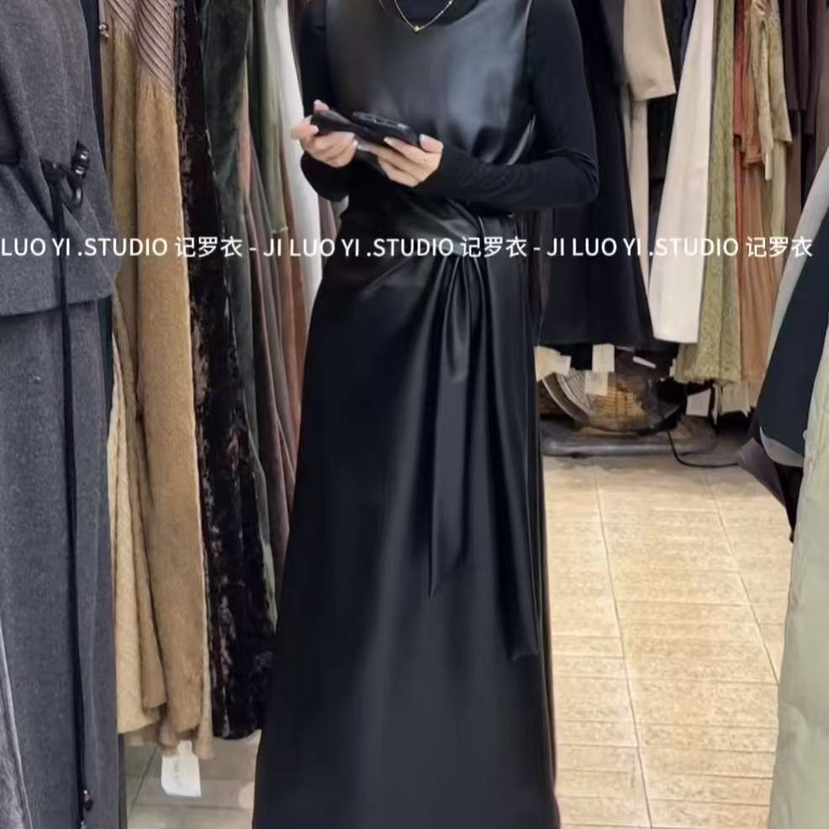 记罗衣-冬上新赫本风黑色皮质收腰长款连衣裙10206