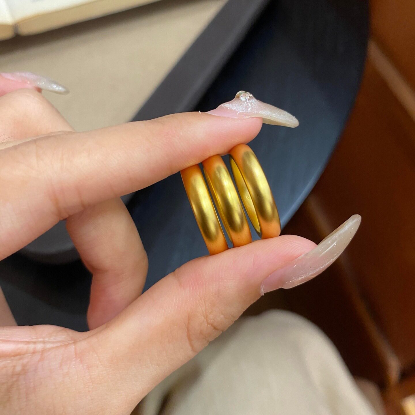 指环女女泥鳅背戒指男女仿真黄金古法传承素圈指环轻奢高级感对戒图片