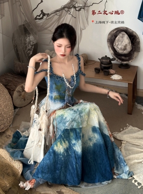 第二次心跳 | 非遗植物染《湛蓝》蓝色扎染吊带上衣不规则半身裙