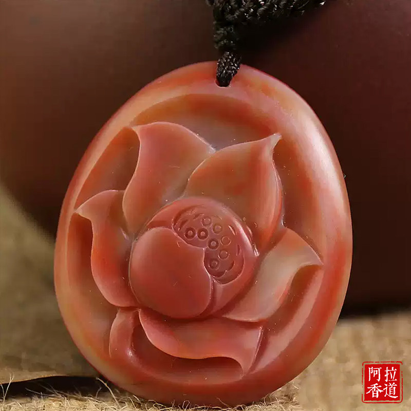 精美凉山川料苏工雕刻南红玛瑙巧色莲花吊坠手把件男女款饰品挂件