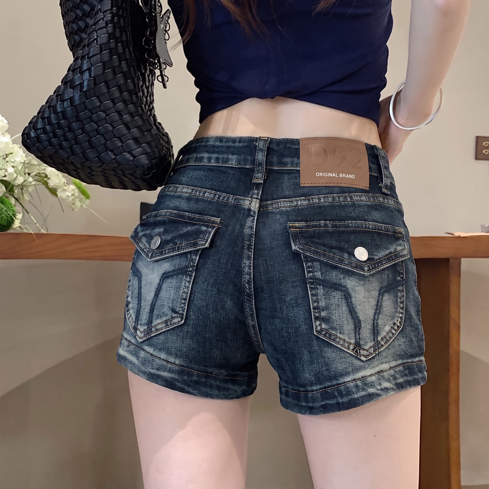 美式高级感气质直筒牛仔短裤女辣妹设计刺绣低腰修身显瘦包臀热裤