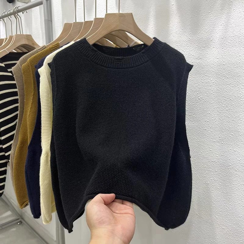 观山禾针织服饰圆领破边设计针织马甲女秋季宽松百搭无袖外穿背心