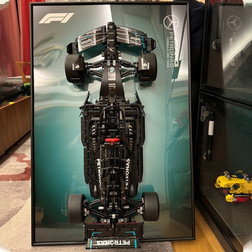 奔驰F1迈凯伦P1上墙镜面展示相框