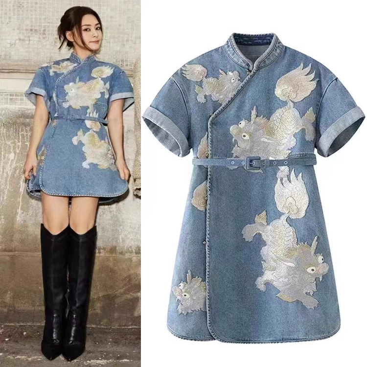 圆领盘扣收腰显瘦牛仔连衣裙女