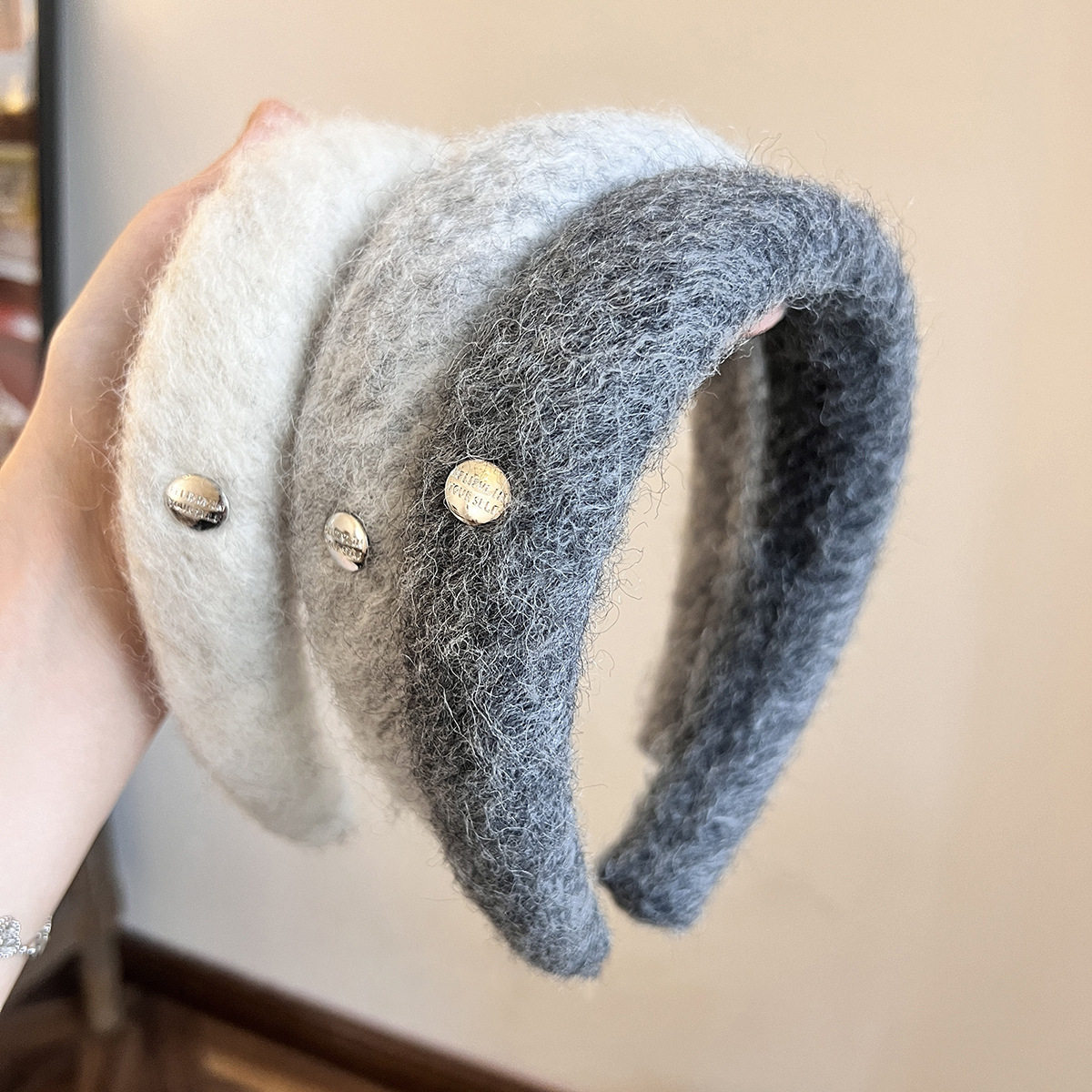 秋冬毛绒发箍高级感法式复古宽边头箍高颅顶2026年新款压发女发卡,饰品/流行首饰/时尚饰品新,发饰,淘宝优惠券,粉丝福利购,淘宝优惠卷