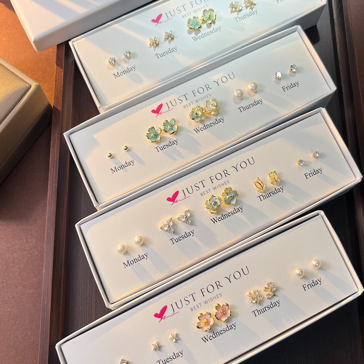 夏新款白色山茶花耳钉锆石耳环一周礼盒套装清新耳饰女生闺蜜礼物